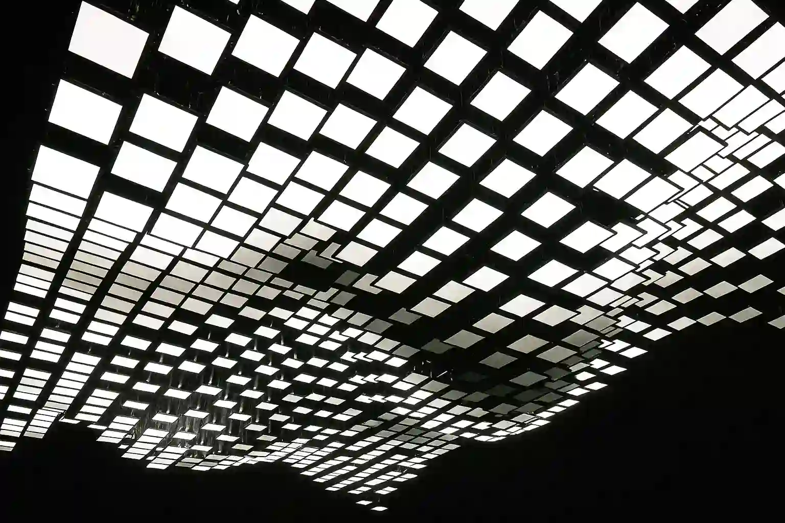 Dark Matter Berlin – immersive light installations and sound art